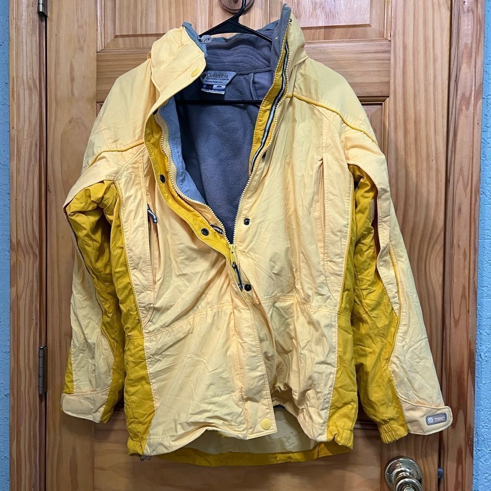 Columbia women’s size S yellow utility coat with zip out liner